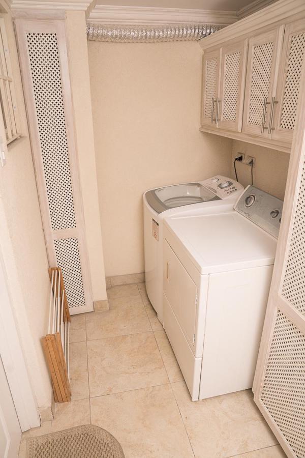Bianca Bay 3 Bedroom West Coast Beach Front Villa Saint James Exterior foto